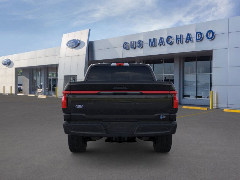 2025 Ford F-150 Lightning Lariat photo 5