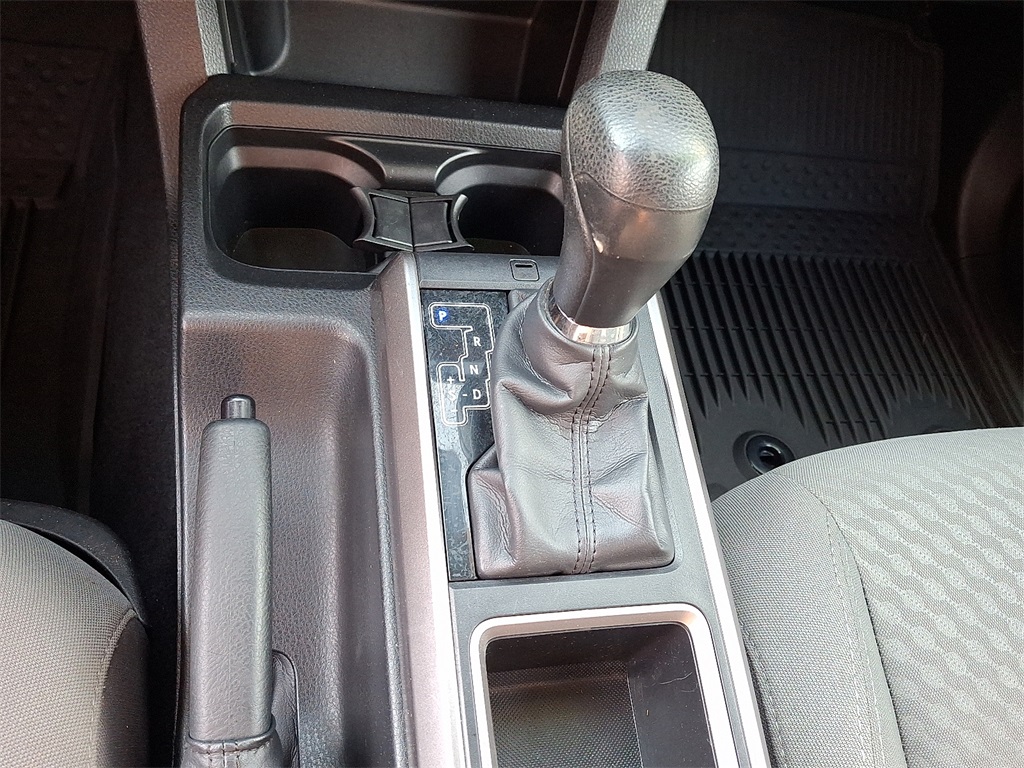 2022 Toyota Tacoma SR5 4x4 Access Cab photo 21