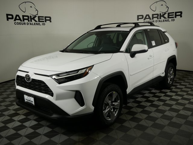 2025 Toyota RAV4 XLE's photo