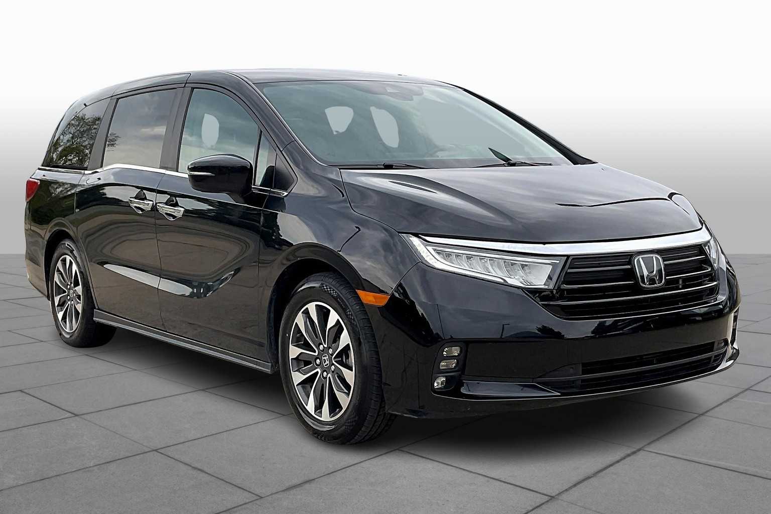 2024 Honda Odyssey EX-L photo 2