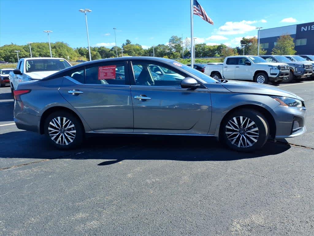 2023 Nissan Altima 2.5 SV photo 4