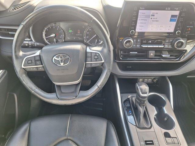 2022 Toyota Highlander XLE photo 21