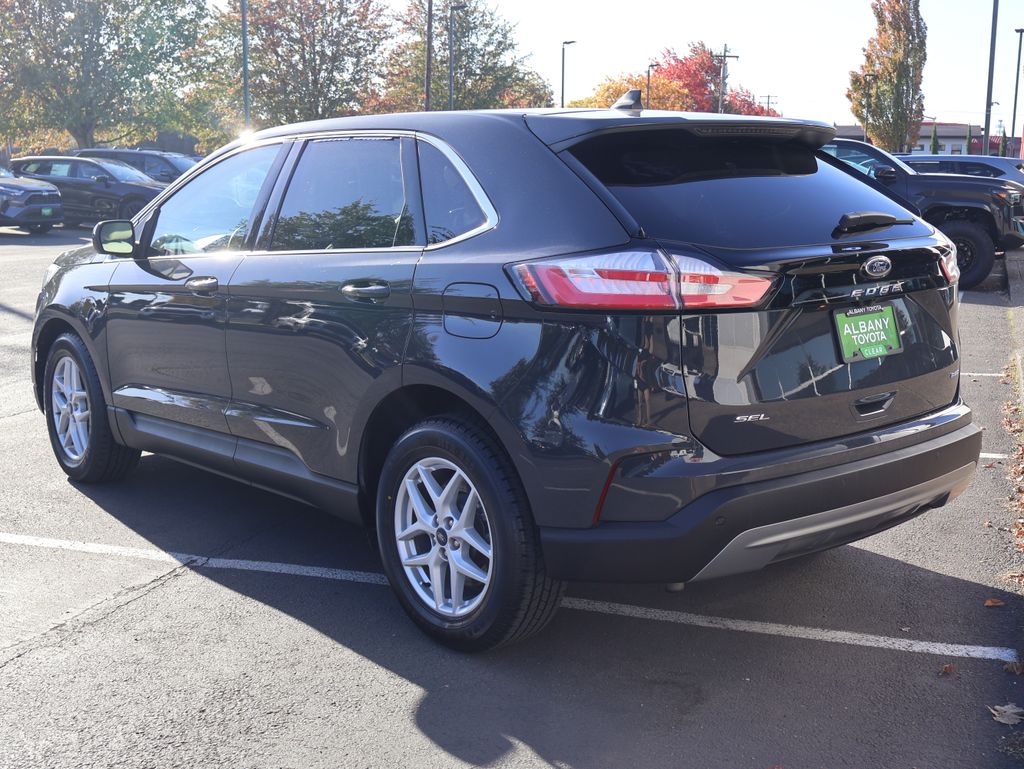 2021 Ford Edge SEL photo 2