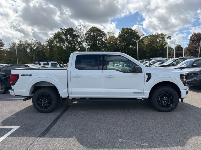 2025 Ford F-150 XLT photo 2