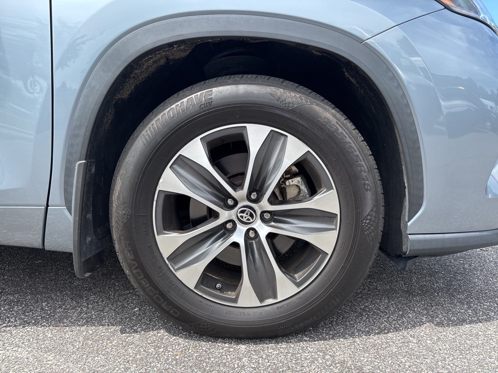 2021 Toyota Highlander XLE photo 8