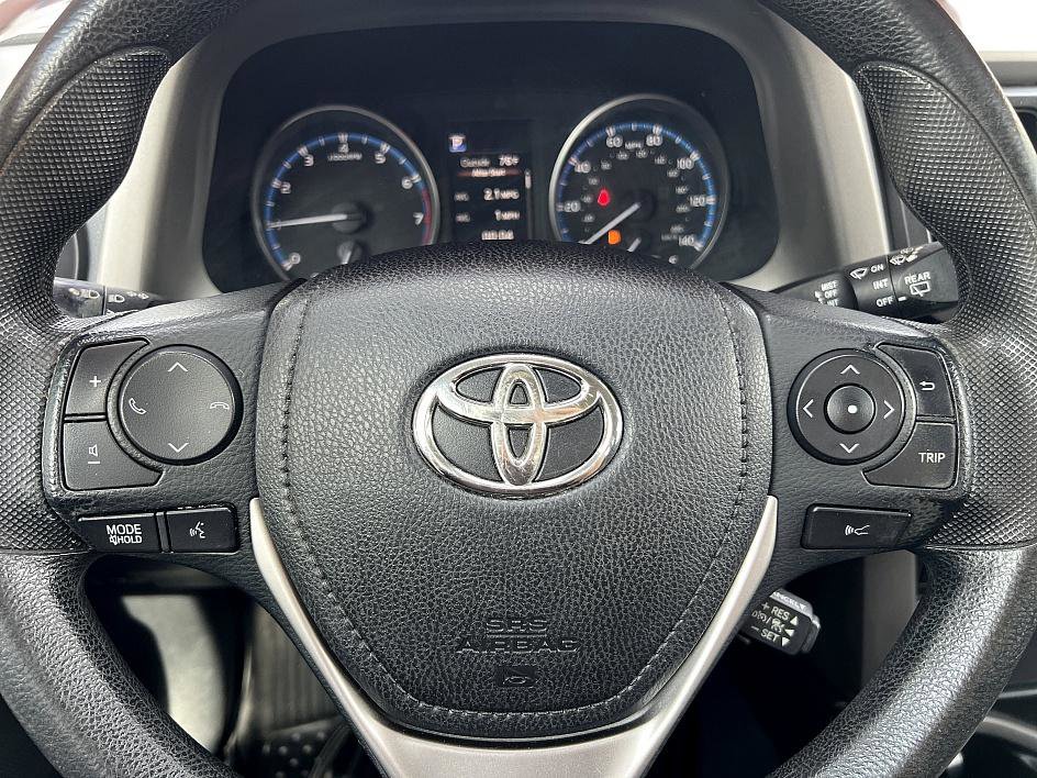 2018 Toyota RAV4 LE photo 19