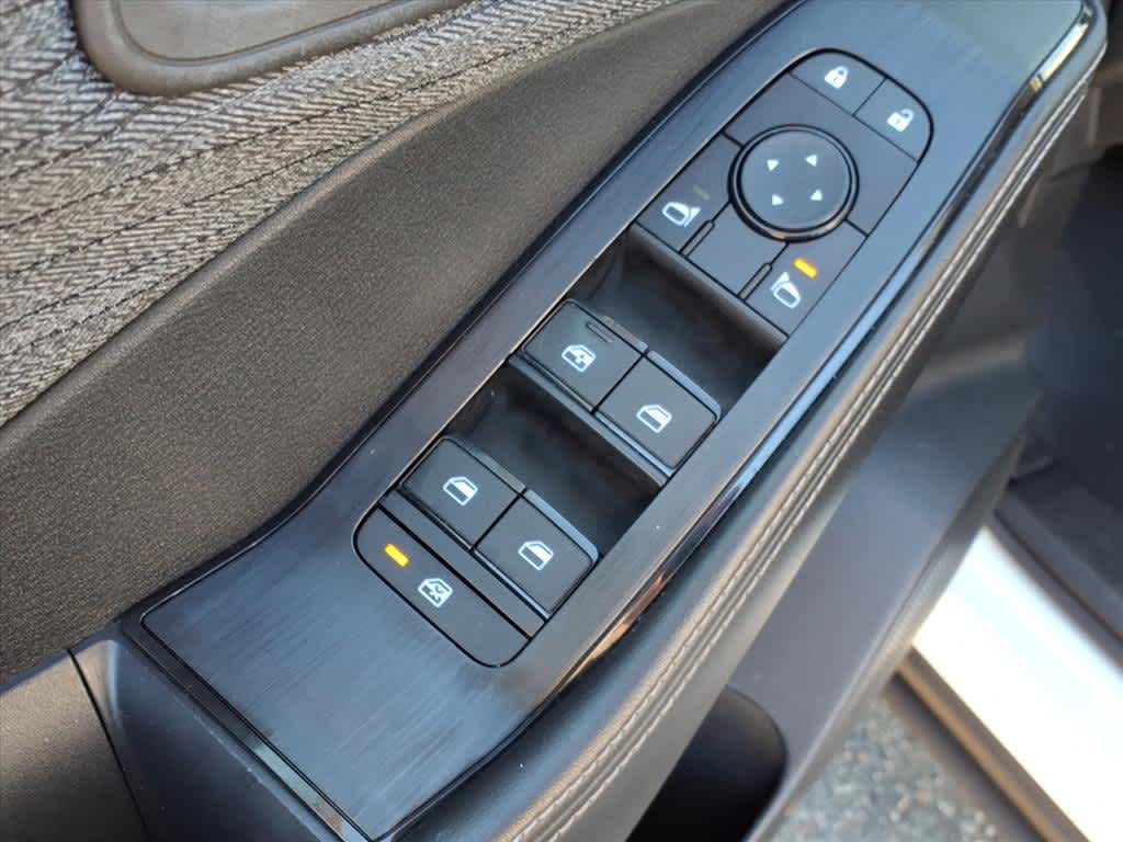 2021 Nissan Rogue S photo 14