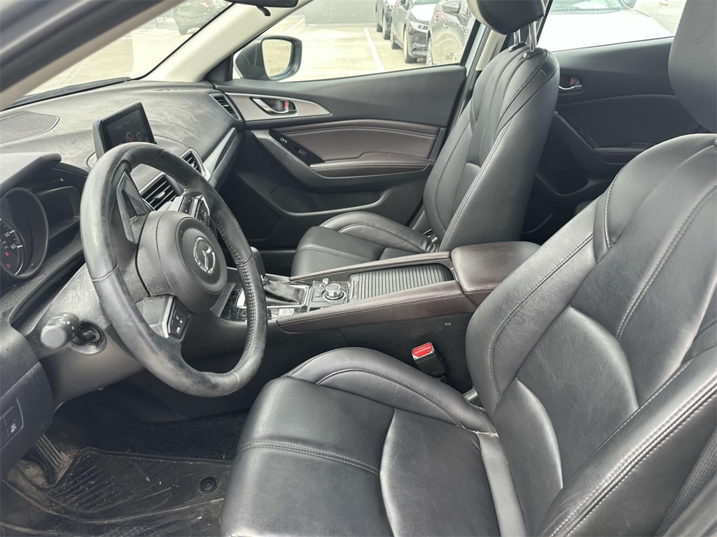 2018 Mazda Mazda3 Touring photo 3