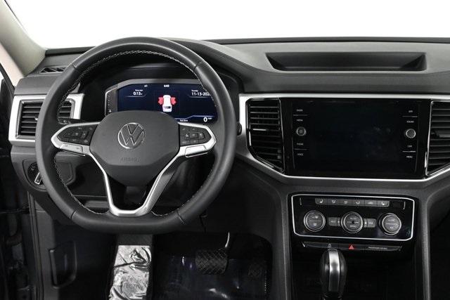 2023 Volkswagen Atlas V6 SE Technology photo 3