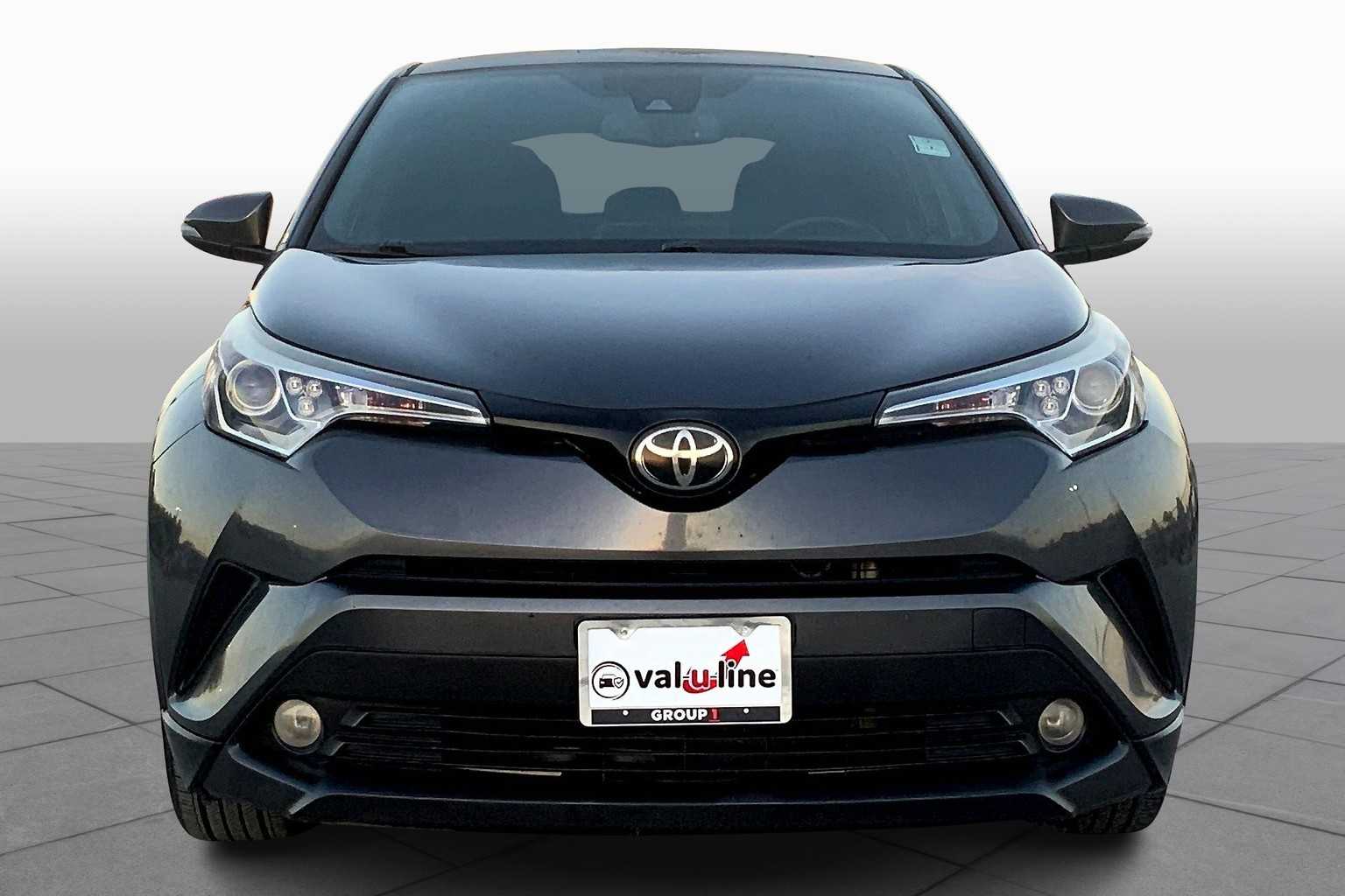 2018 Toyota C-HR XLE Premium photo 3