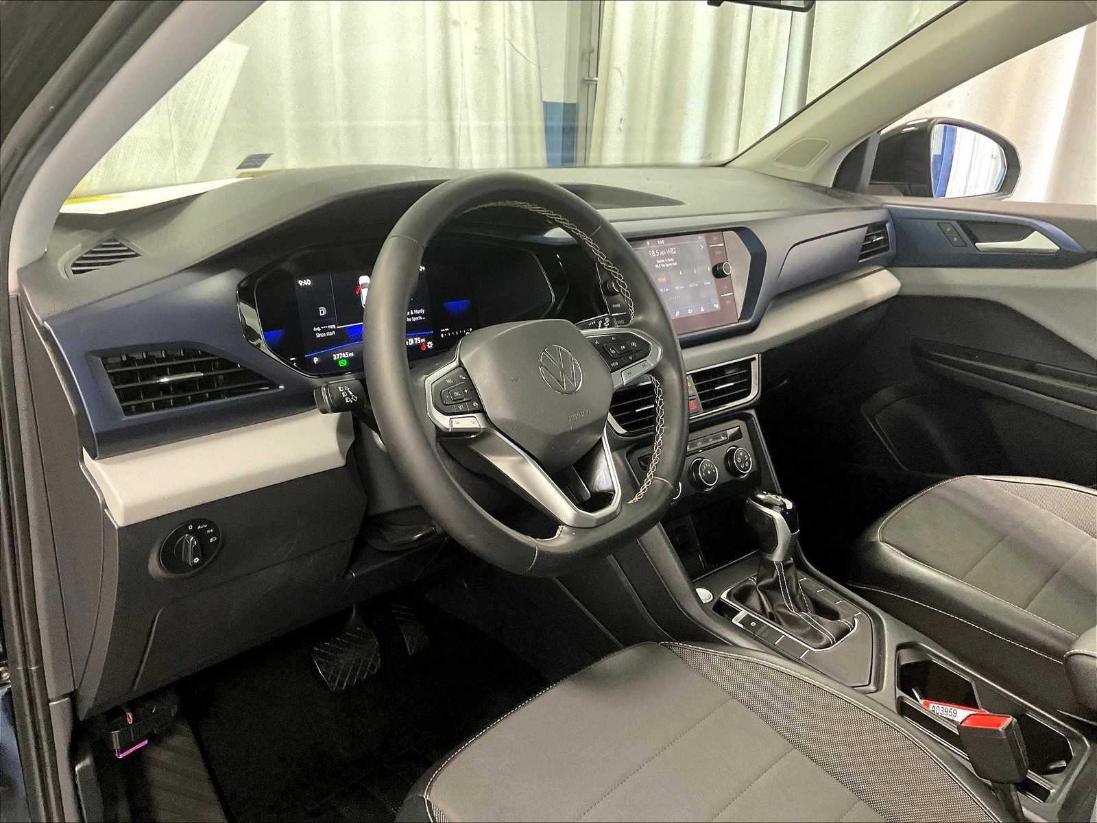 2022 Volkswagen Taos SE photo 4