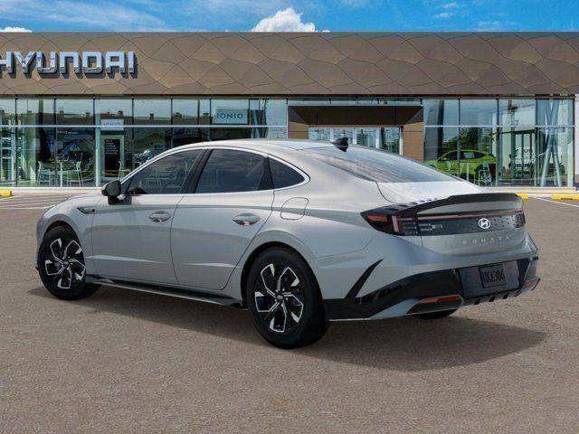 2025 Hyundai Sonata SEL photo 3