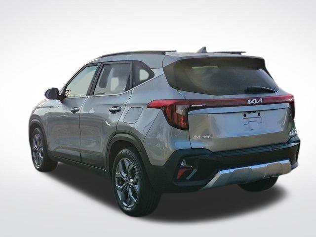 2024 Kia Seltos S photo 11