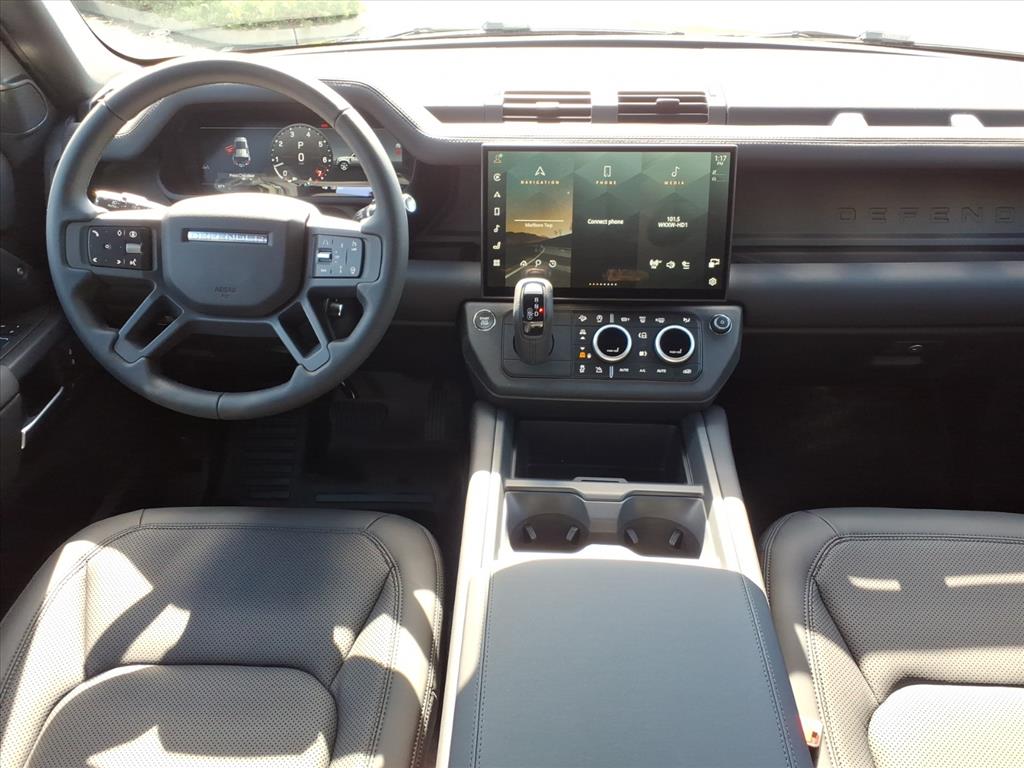 2026 Land Rover Defender 110 S photo 4