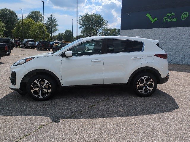 2022 Kia Sportage LX photo 2