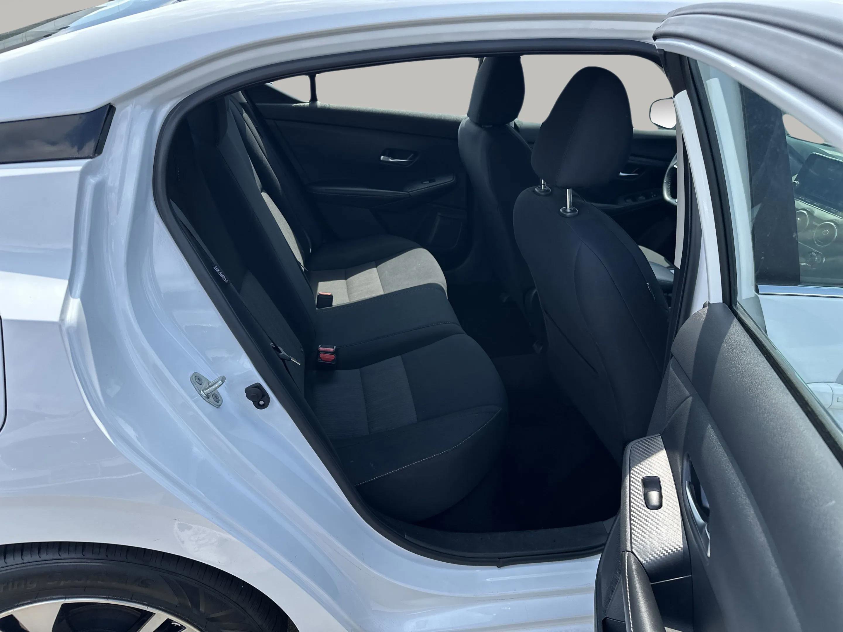 2023 Nissan Sentra SV photo 12