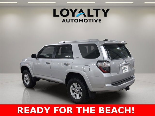 2016 Toyota 4Runner SR5 photo 2