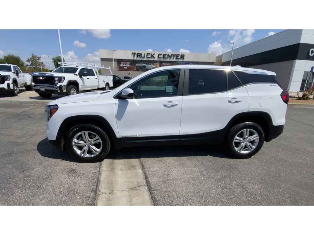 2024 Gmc Terrain SLE photo 5