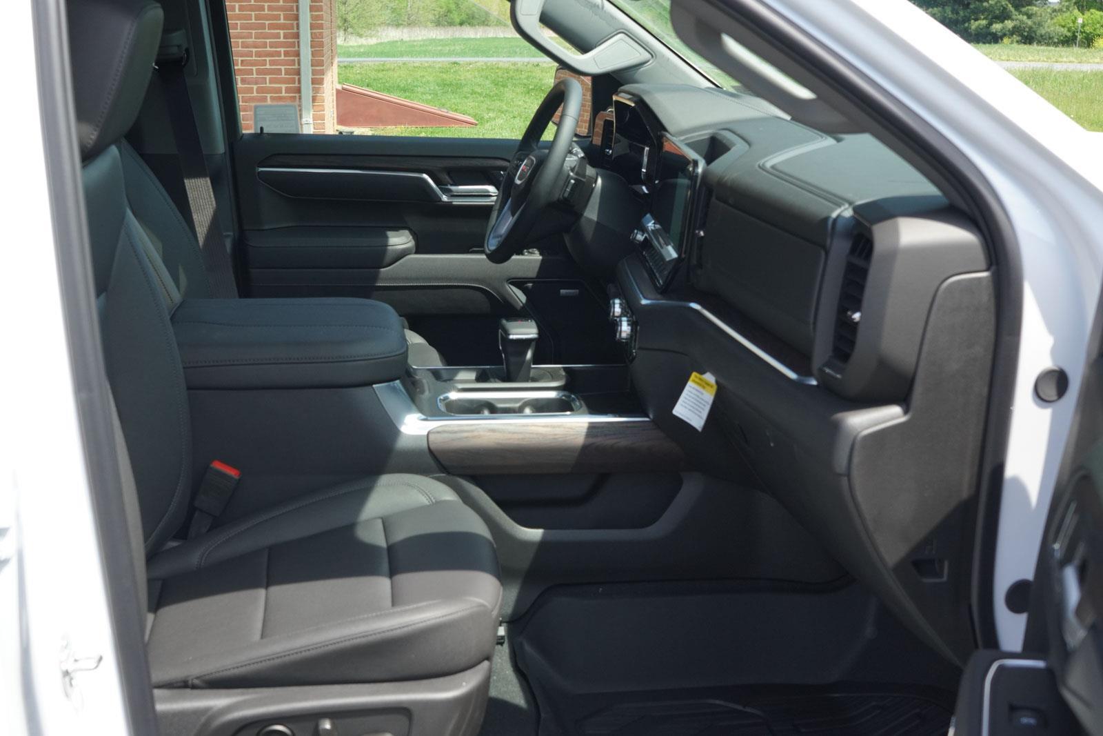 2025 Gmc Sierra 1500 SLT photo 30