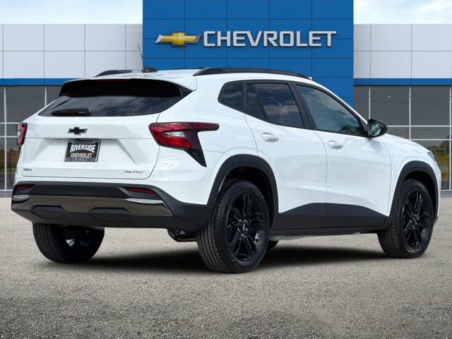 2026 Chevrolet Trax ACTIV photo 2