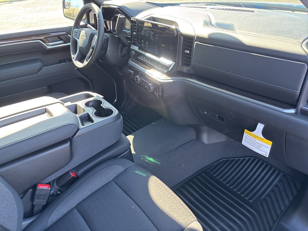 2025 Chevrolet Silverado 1500 LT photo 23