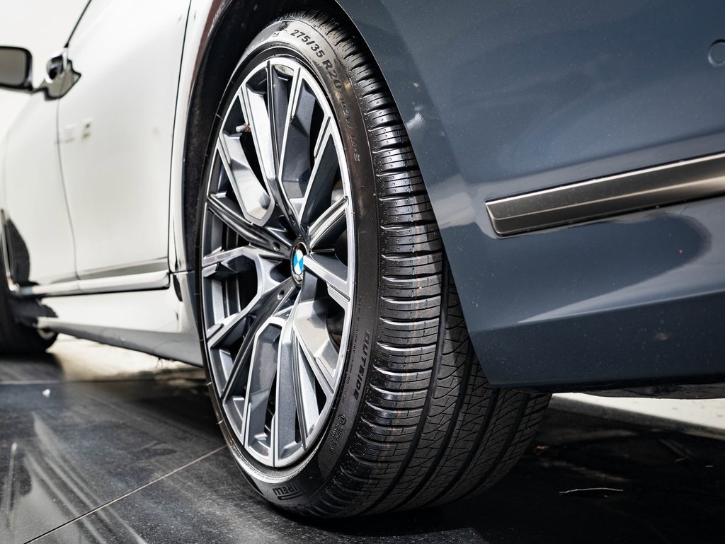 2022 Bmw M760Li photo 35