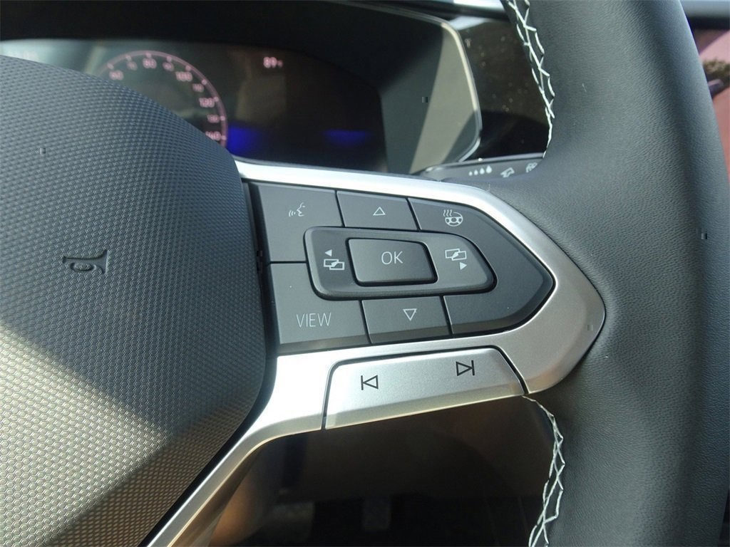 2024 Volkswagen Taos SE photo 18