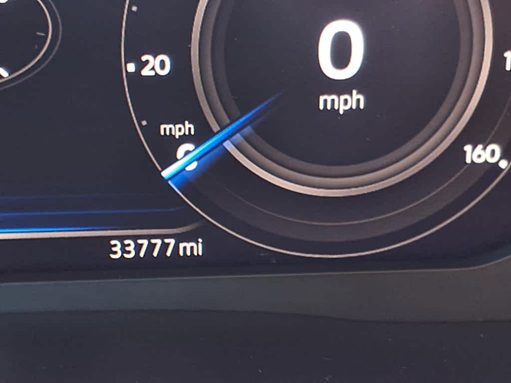 2022 Volkswagen Atlas Cross Sport V6 SEL R-Line photo 21