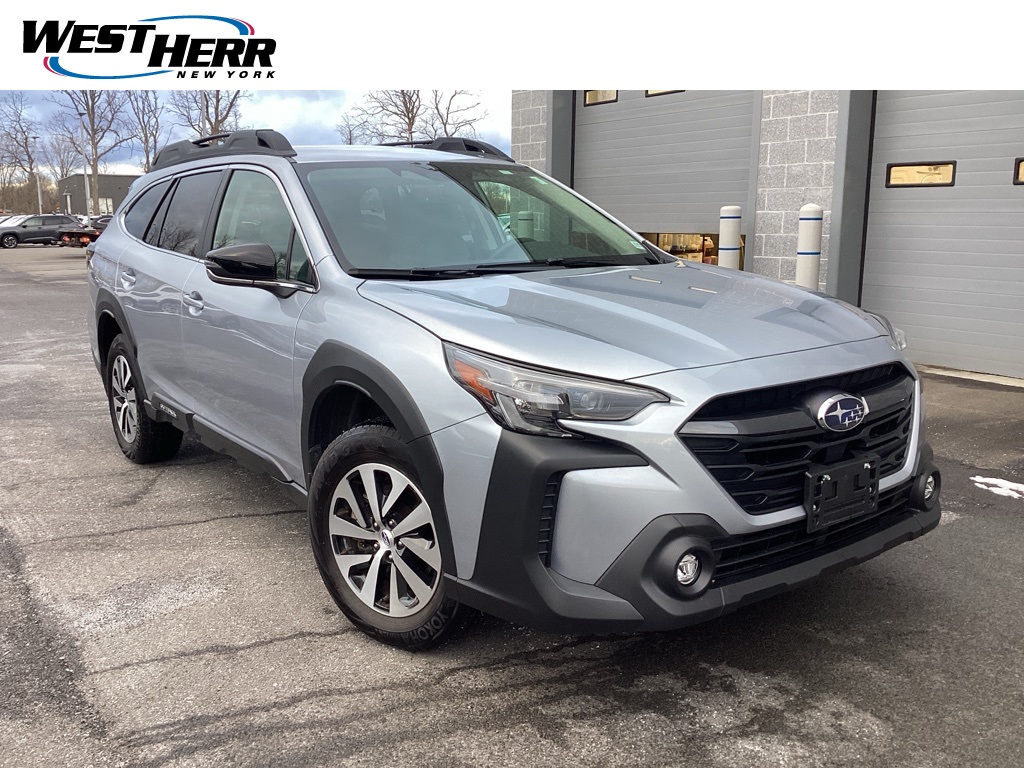 2025 Subaru Outback Premium's photo