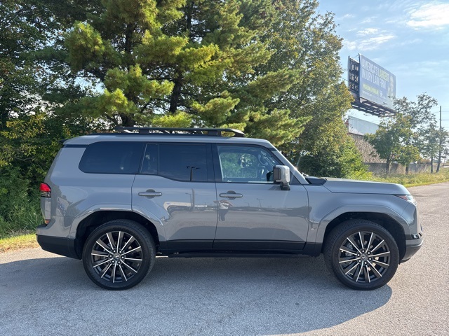 2024 Lexus GX 550 Luxury photo 4