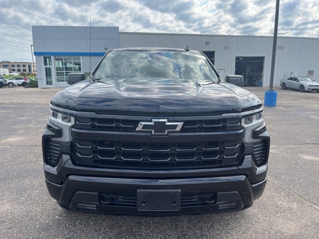 Used 2022 Chevrolet Silverado 1500 RST with VIN 1GCRDEEDXNZ537417 for sale in Northfield, Minnesota