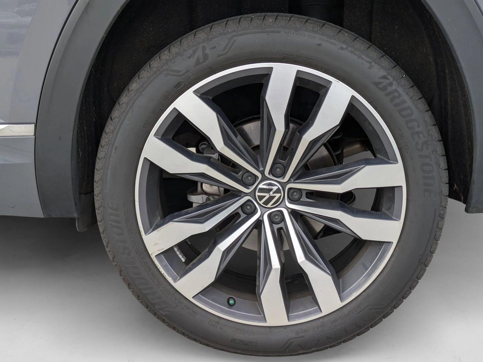 2021 Volkswagen Atlas Cross Sport V6 SEL Premium R-Line photo 9