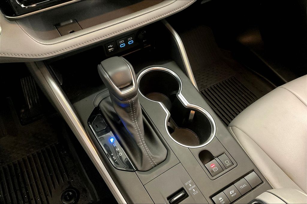 2022 Toyota Highlander Hybrid XLE photo 31