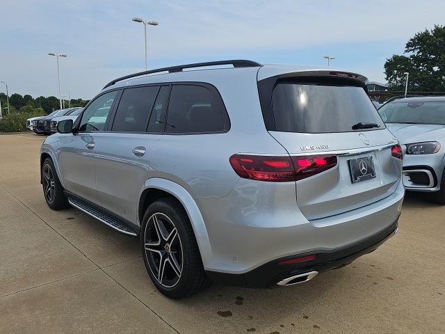 2026 Mercedes Benz GLS 450 4MATIC photo 3