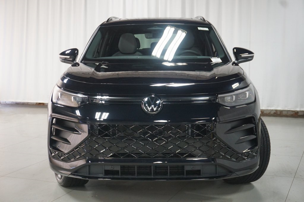 2025 Volkswagen Tiguan SE R-Line Black photo 4