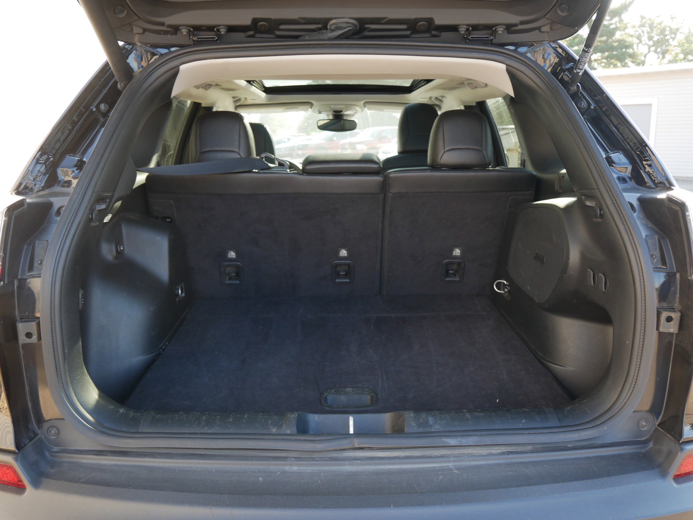2022 Jeep Cherokee Limited photo 12