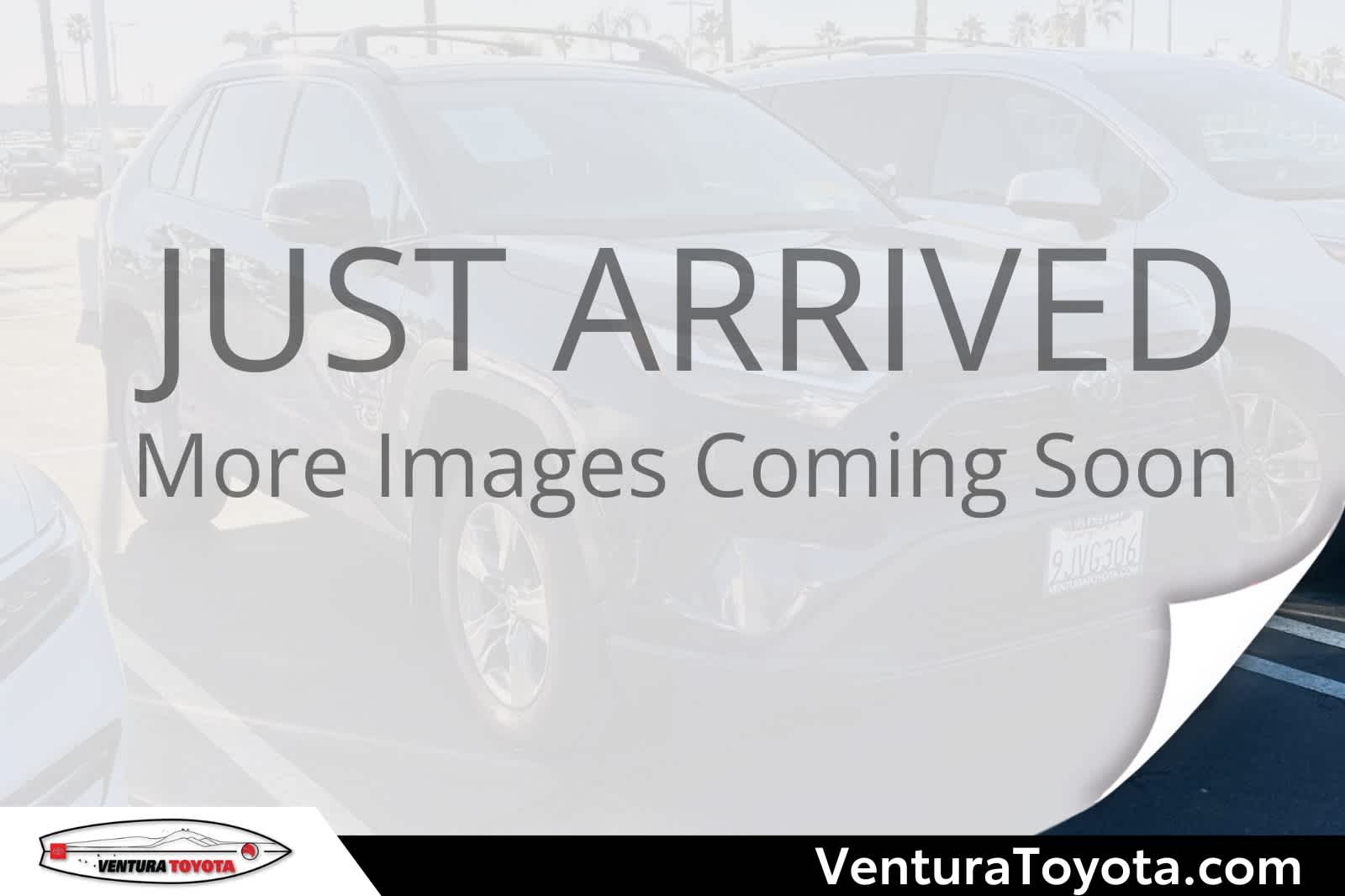 2024 Toyota RAV4 XLE's photo