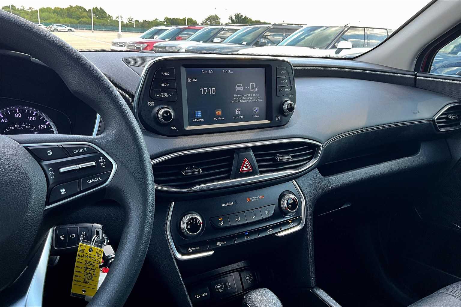 2020 Hyundai Santa Fe SE photo 6