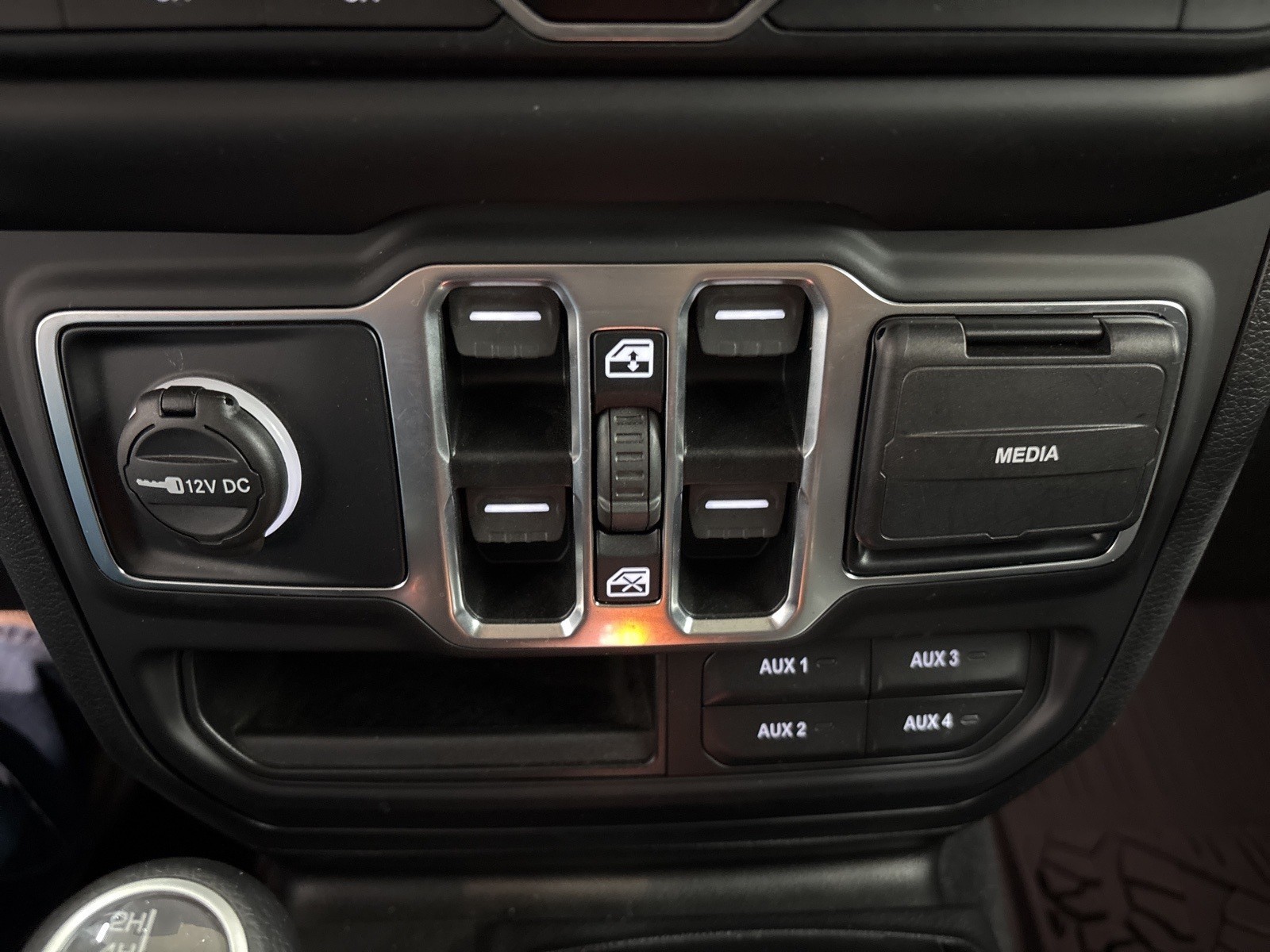 2020 Jeep Gladiator Sport photo 15