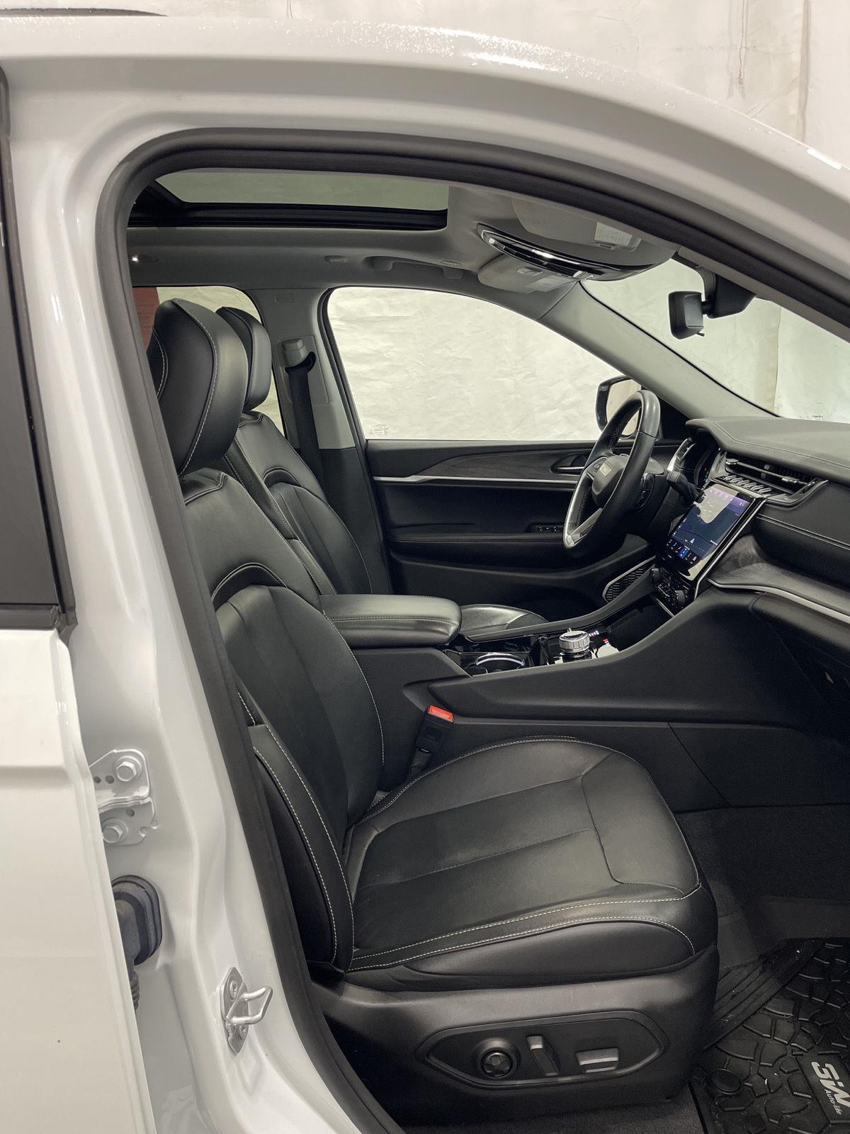 2022 Jeep Grand Cherokee Limited photo 8