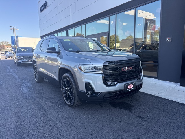 2023 GMC Acadia SLT's photo