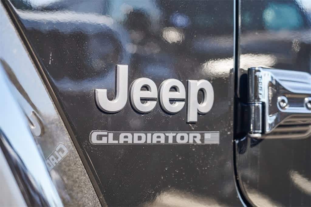 2025 Jeep Gladiator Sport photo 3