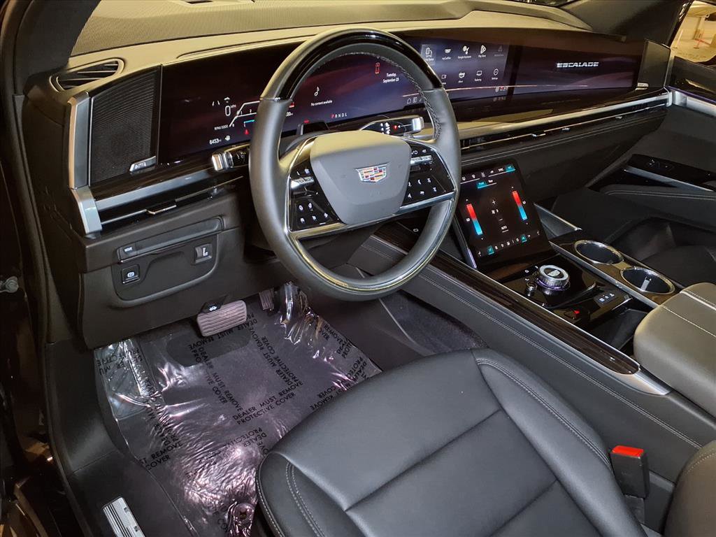 2025 Cadillac Escalade ESV Luxury photo 2