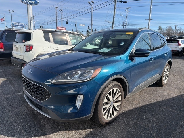 2020 Ford Escape Titanium's photo