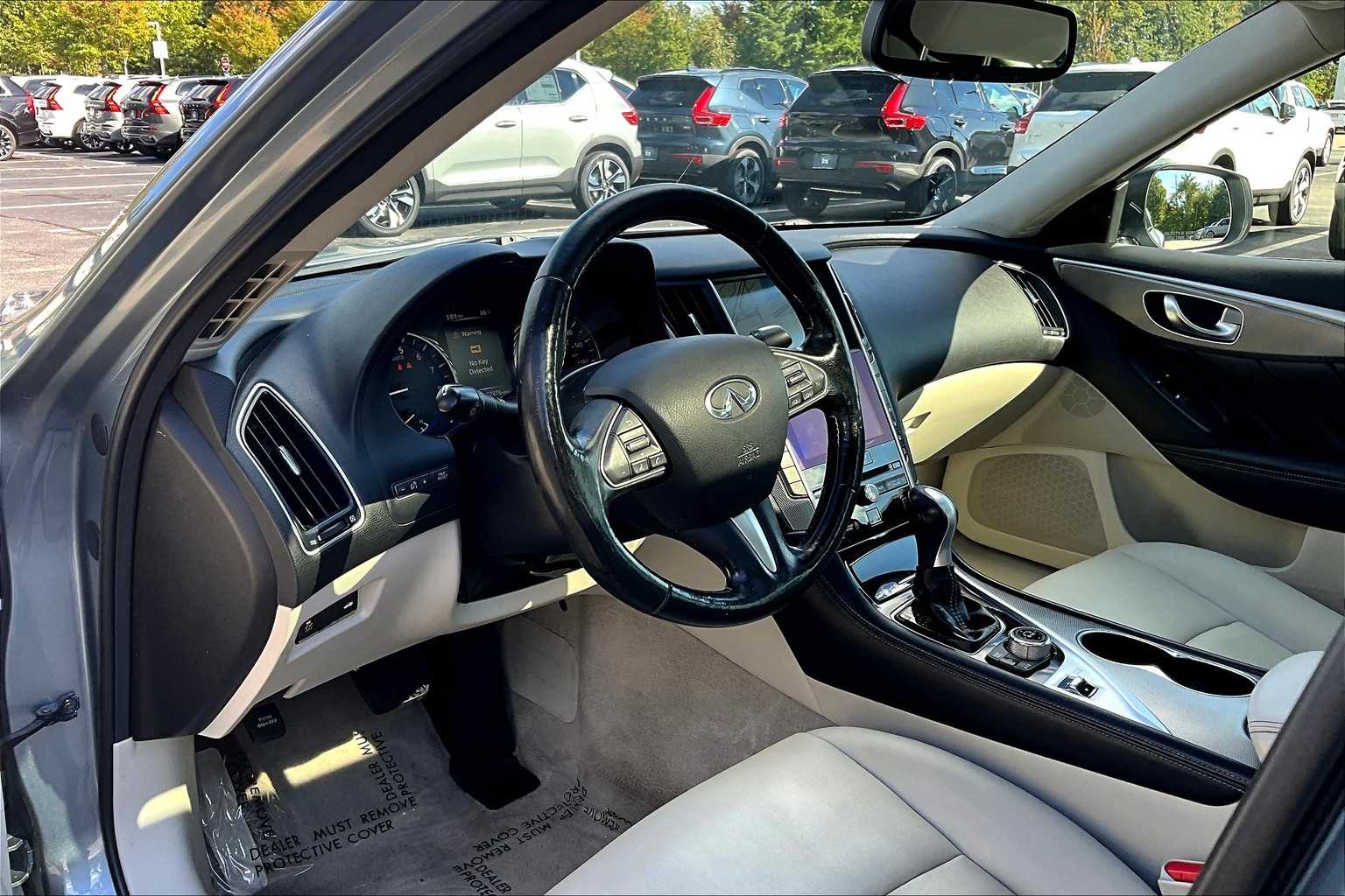 2014 Infiniti Q50 Premium photo 16