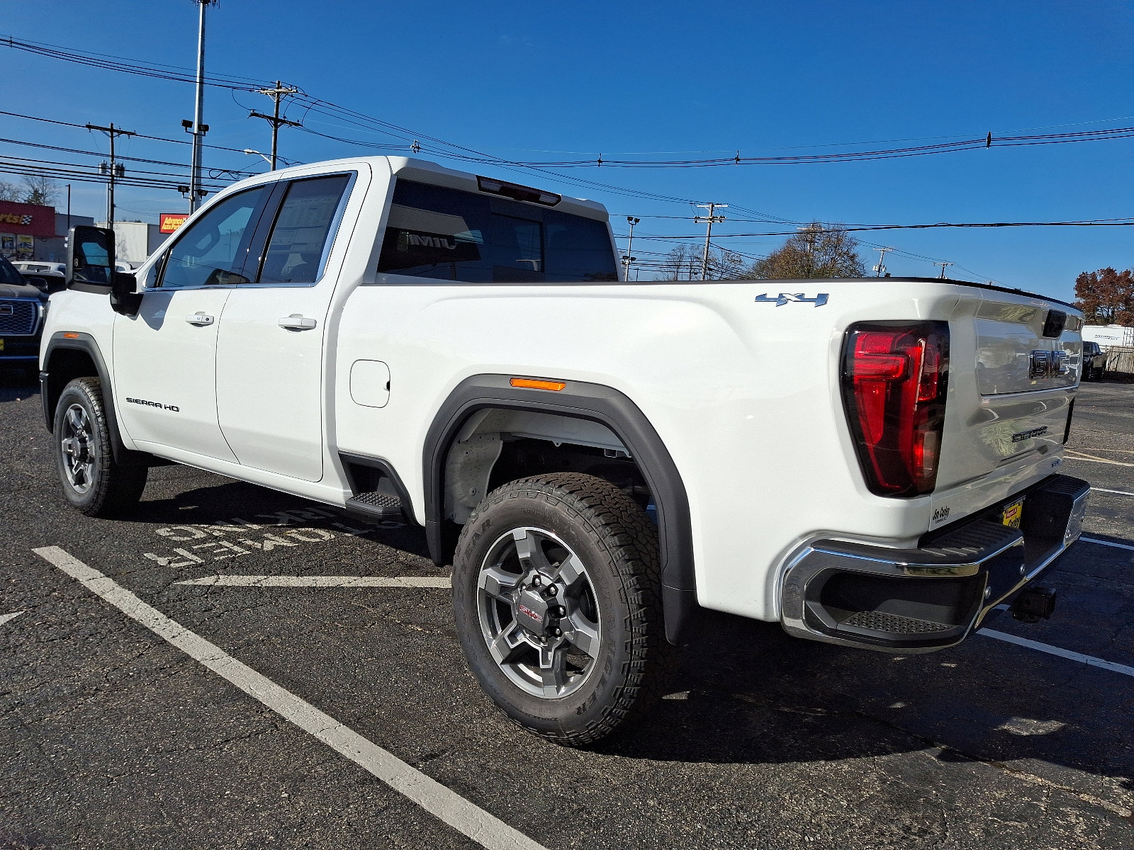 2025 Gmc Sierra 2500 HD SLE photo 3