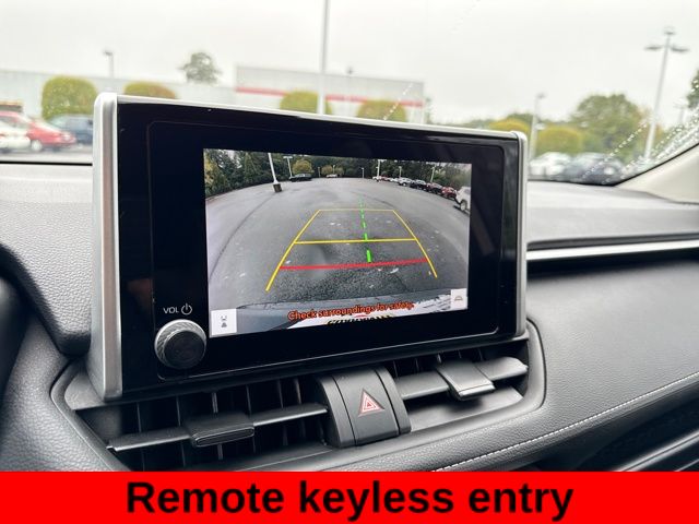 2024 Toyota RAV4 LE photo 8