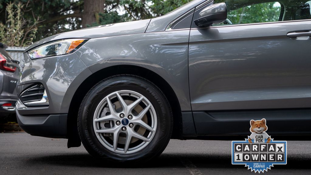 2022 Ford Edge SEL photo 8