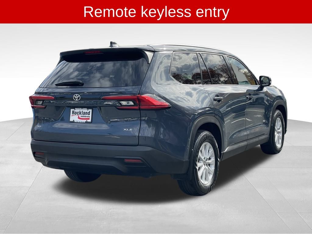 2024 Toyota Grand Highlander XLE photo 3