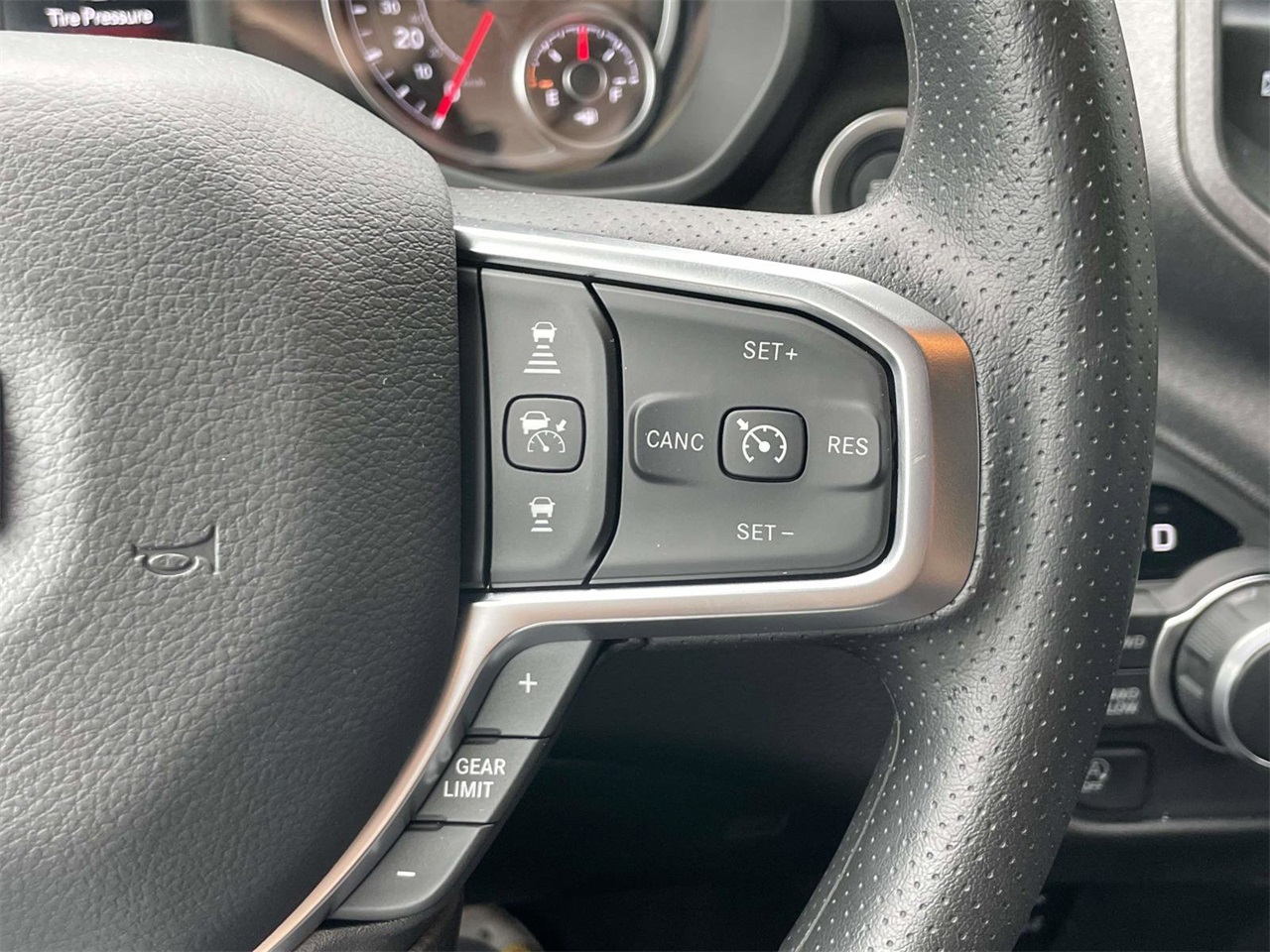 2025 Ram 1500 Tradesman photo 14